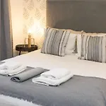 Bairro Alto Ba Sweet Bed & Breakfast 3*